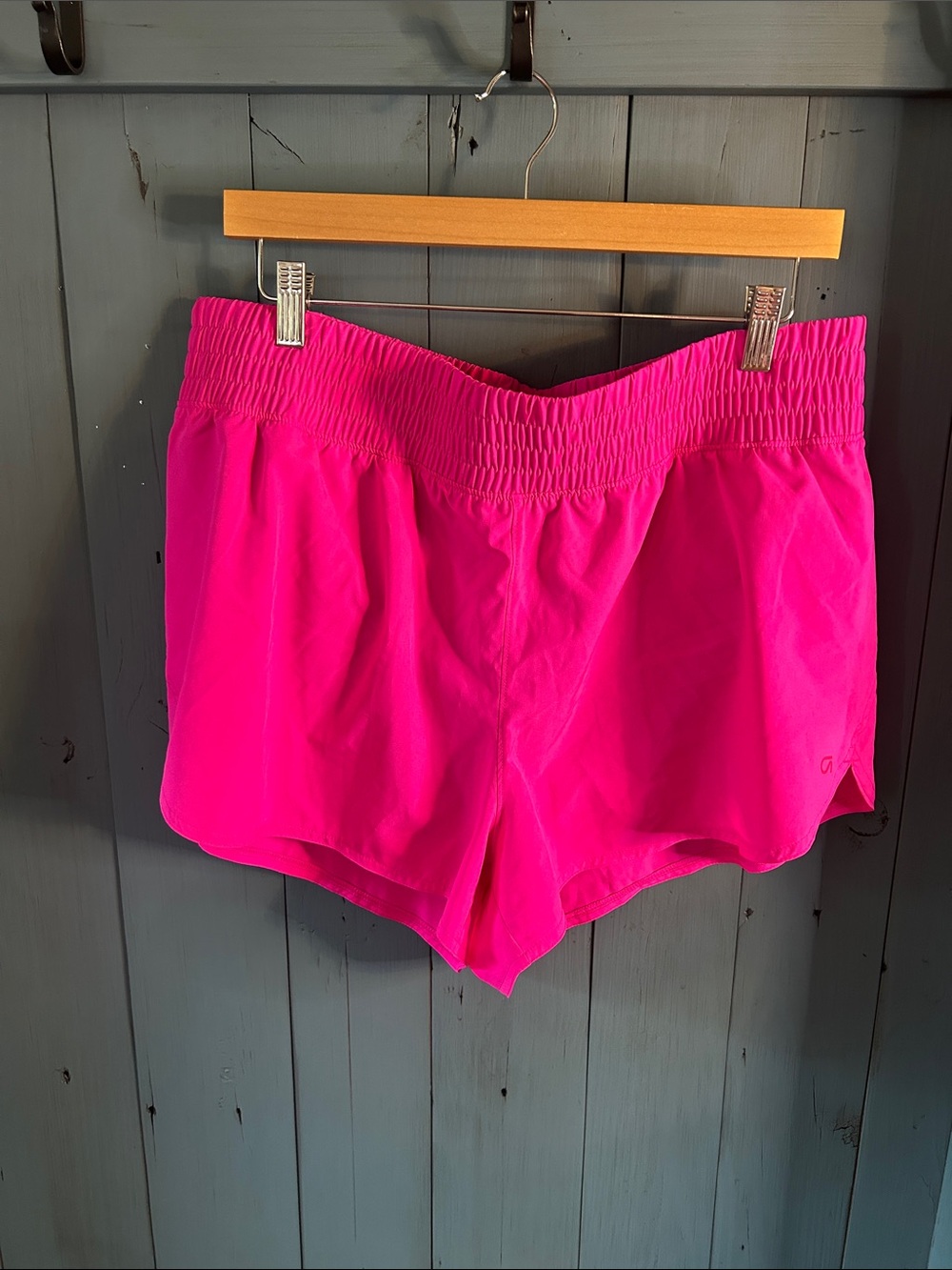 GapFit Women's Size XL Hot Pink Active Running Shorts w/Built In Underwear